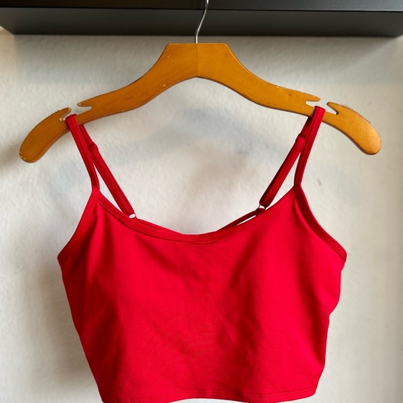 PINK Victoria's Secret Tops - Pink Victoria Secret Ultimate lightly lined Sports Bra Size M